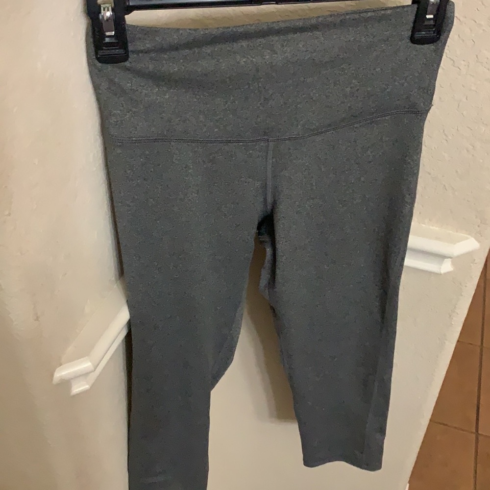 Champion gray capri exercise leggings pants. Size S